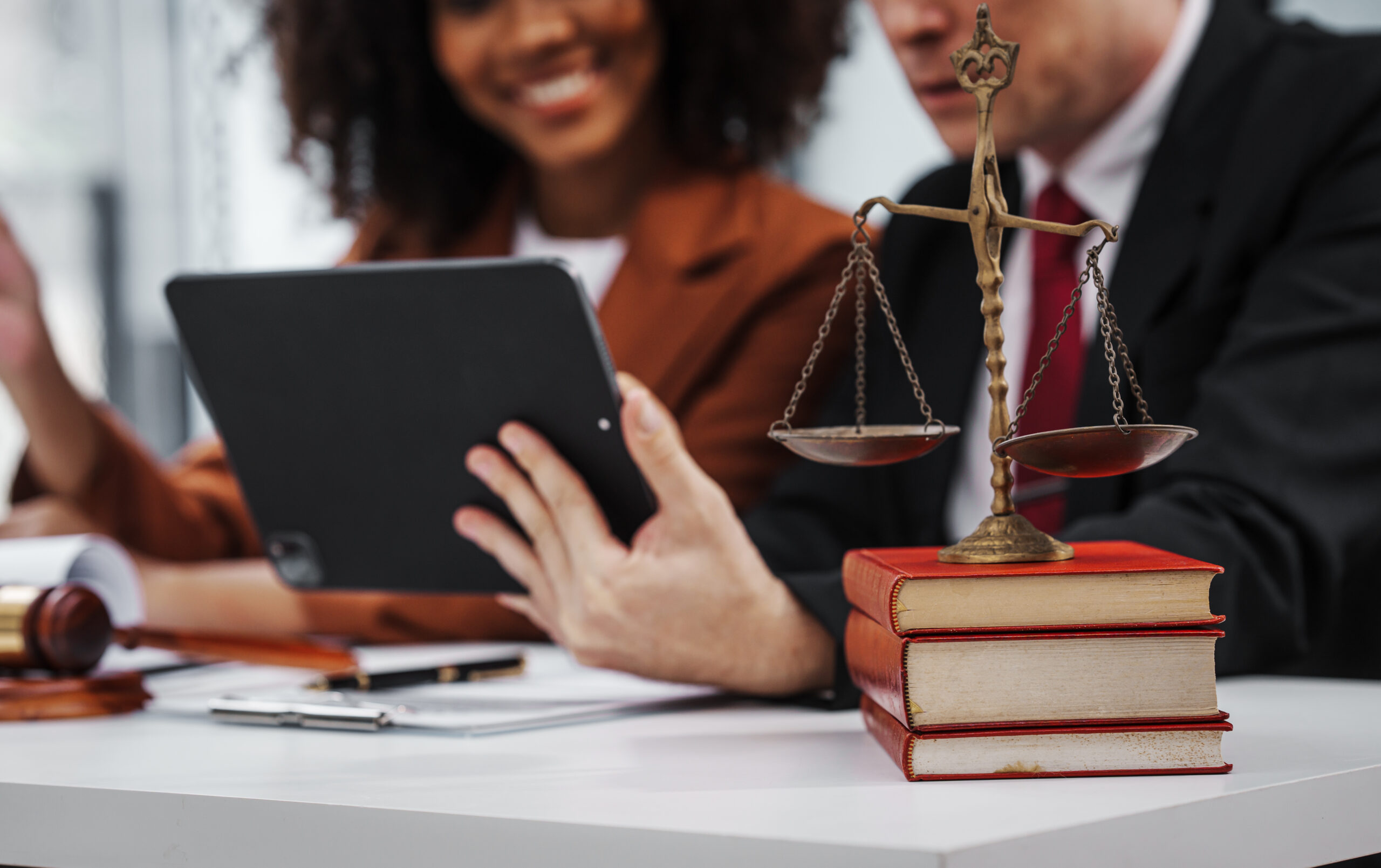 how to choose the right personal injury lawyer